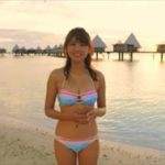 久松郁実グラビア動画 サンセットビーチでワンピを脱いで魅せるぷるるんボディ